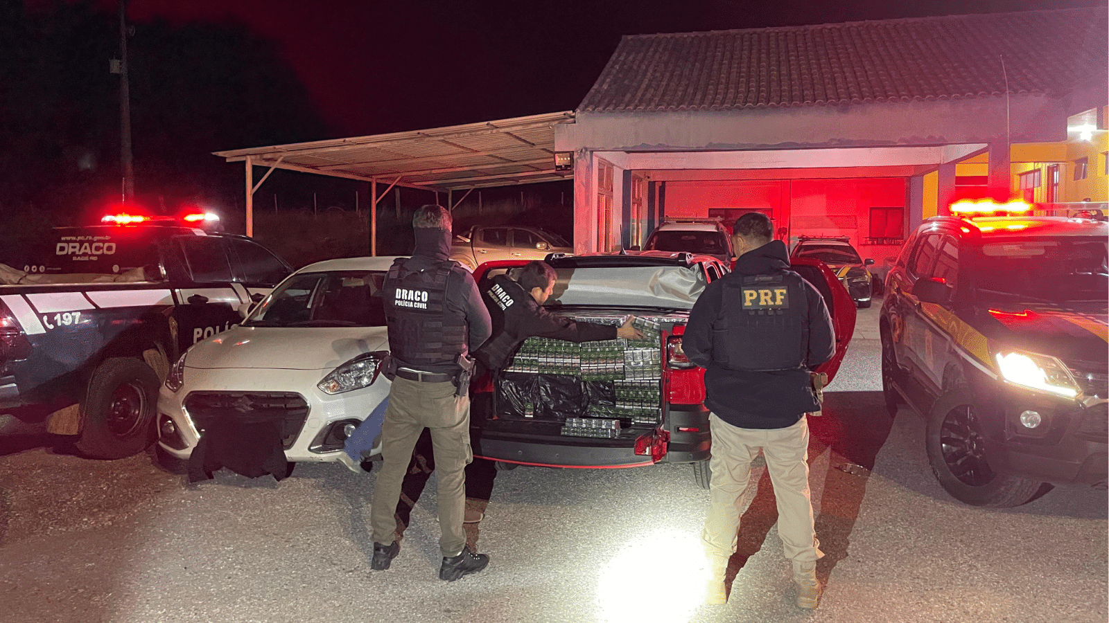 PRF prende quatro uruguaios com caminhonete carregada com cigarros contrabandeados em Bagé