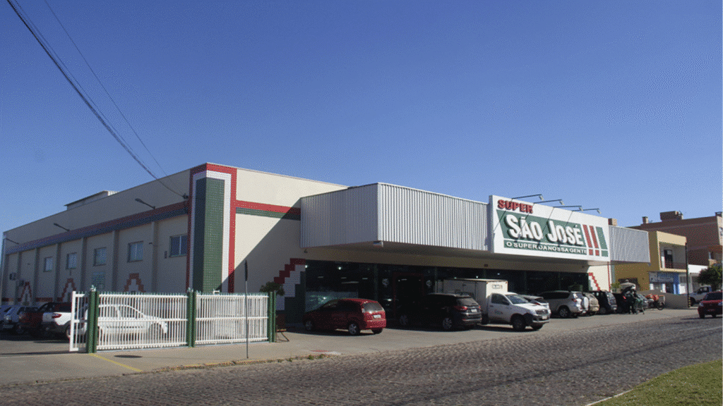 Super São José abre vagas de emprego em Camaquã