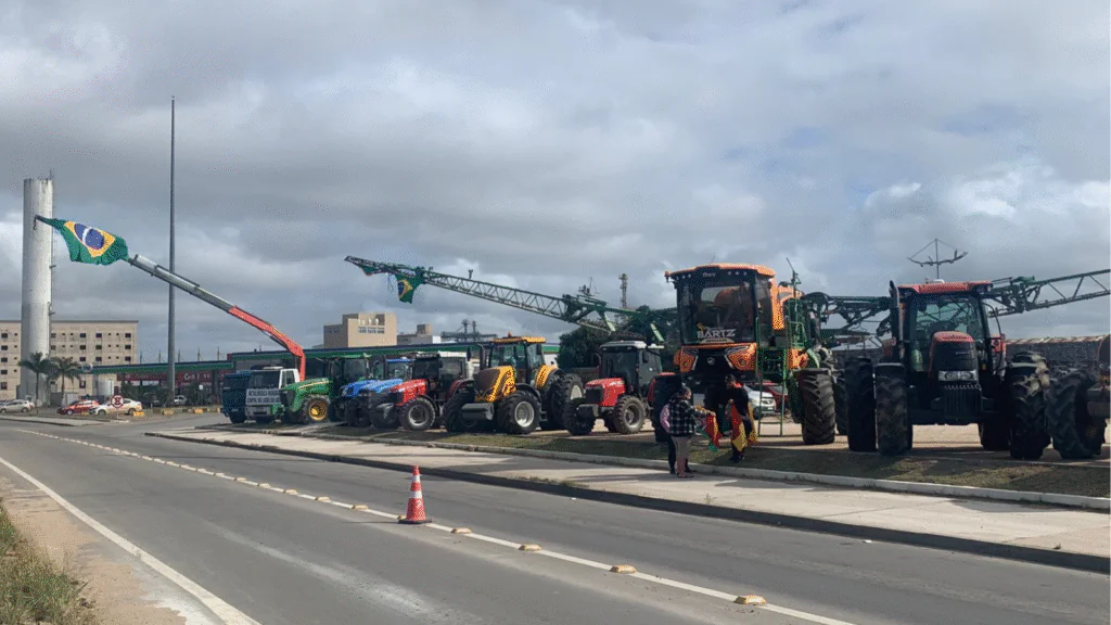 Agricultores de Camaquã promovem protesto na BR-116 em defesa da Securitização Agrícola