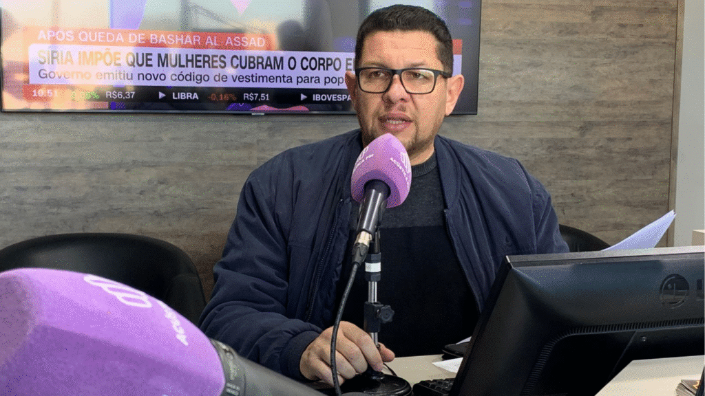 Vereador denuncia defasagem no Piso do Magistério e alerta crise em Camaquã