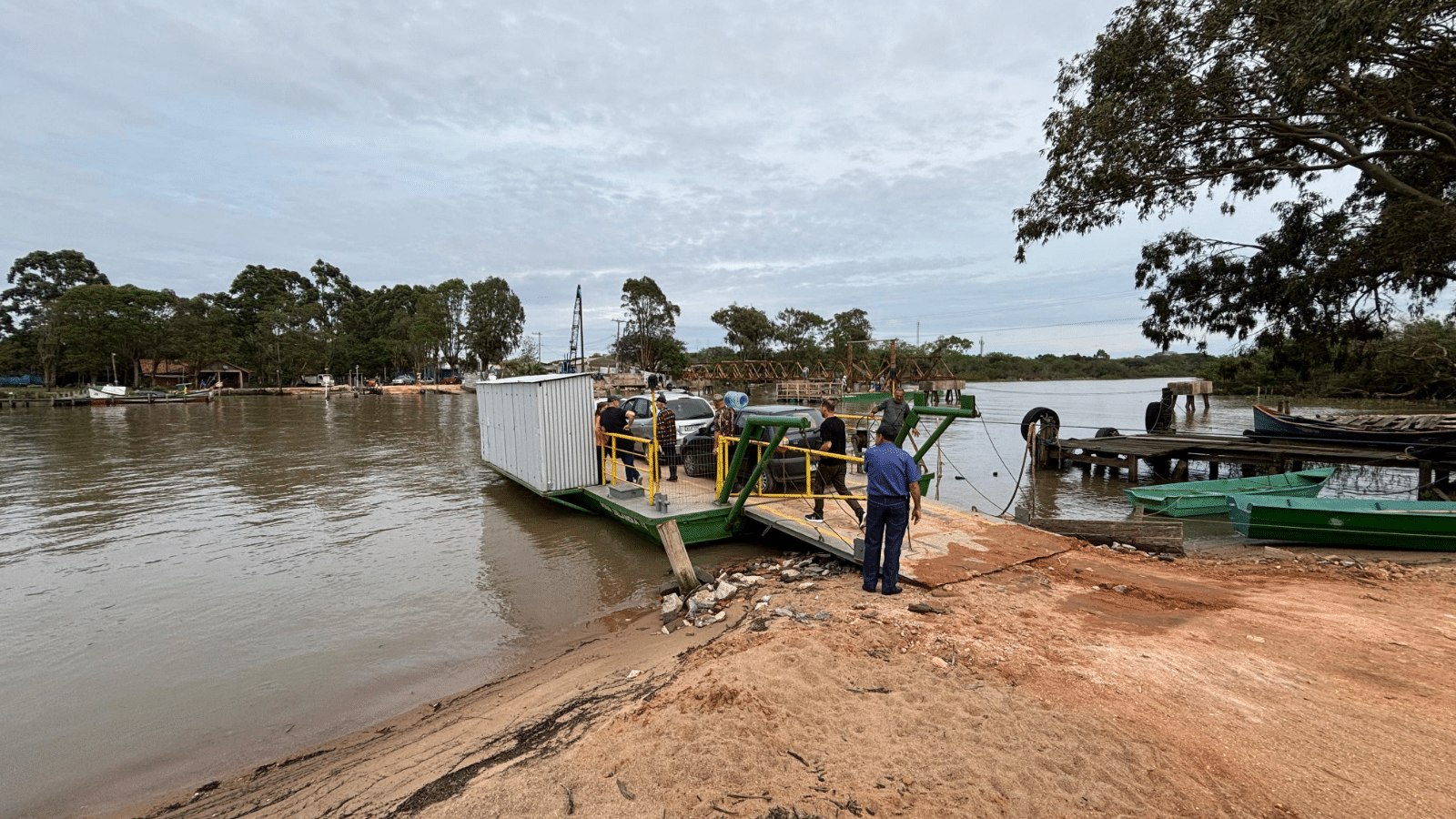 Prefeitura determina parada temporária da balsa em Arambaré