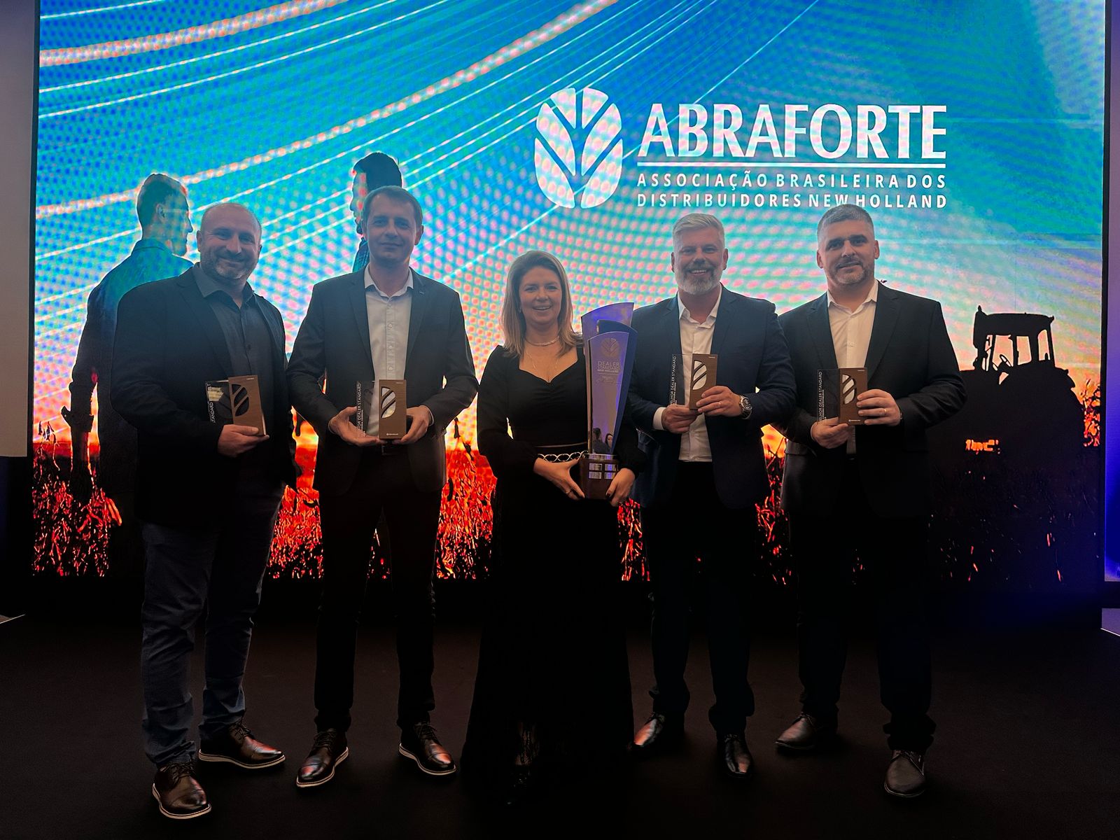 Fortral New Holland é consagrada a melhor concessionária do Brasil e conquista três prêmios de excelência. Foto: Divulgação