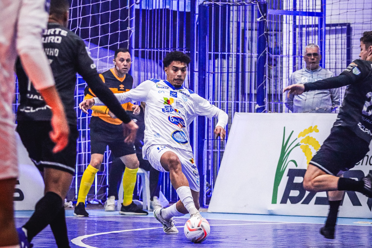 Após derrota, Vélez Camaquã retoma treinos nesta segunda