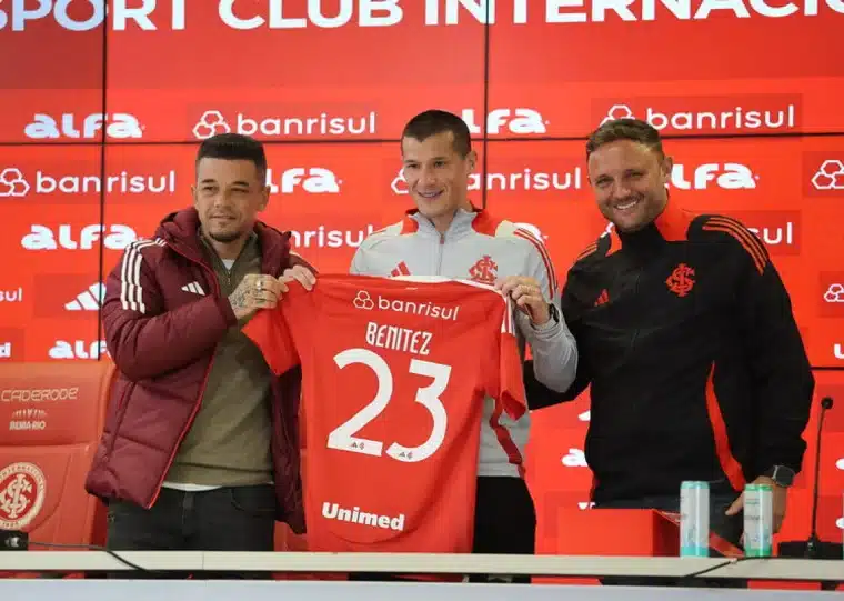 Alan Benítez é apresentado no Inter e diz: "Pronto para Jogar'"