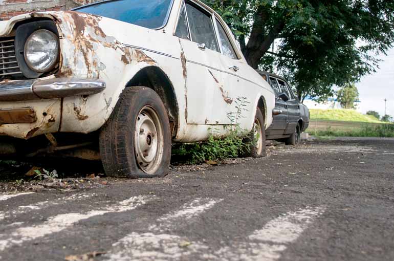 Vereadores de Camaquã discutem hoje sobre remoção de carros abandonados