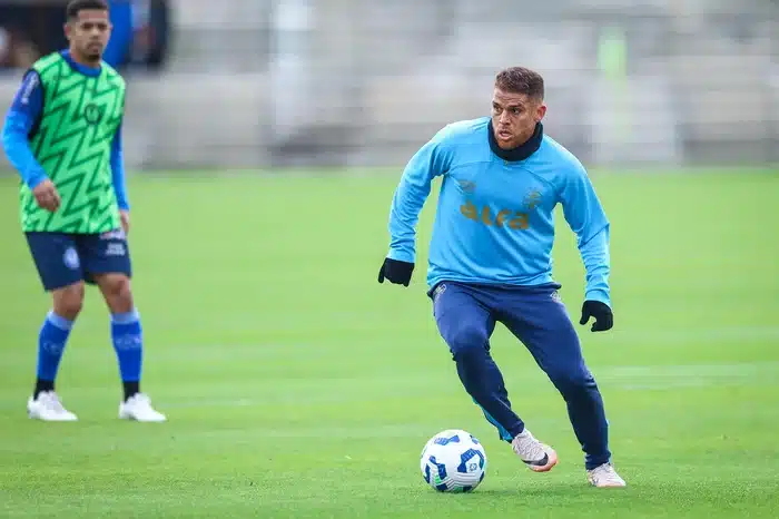 Grêmio: Cuéllar se prepara para voltar aos gramados