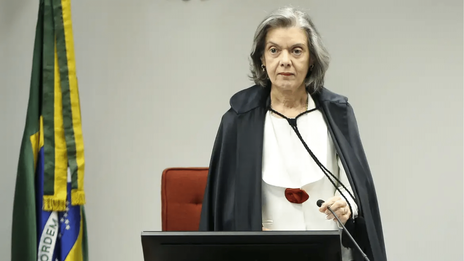 STF tem placar de 4 votos a 0 para manter cautelares contra Bolsonaro