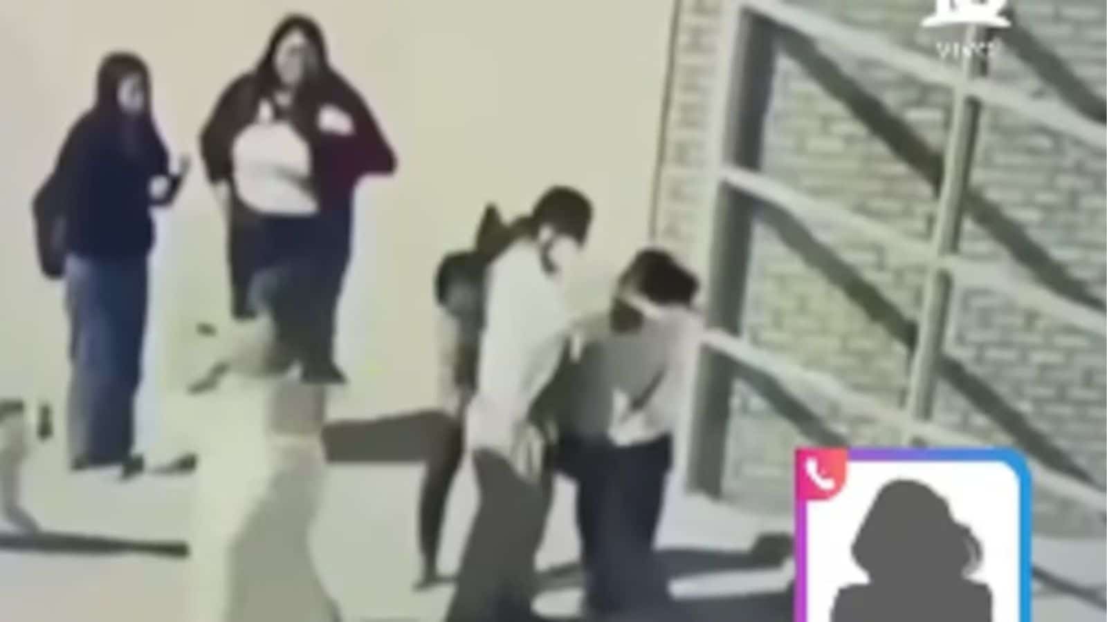 Esposa flagra marido se casando com outra mulher