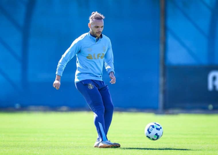 Grêmio pode alterar dupla de volantes na partida contra o Ceará
