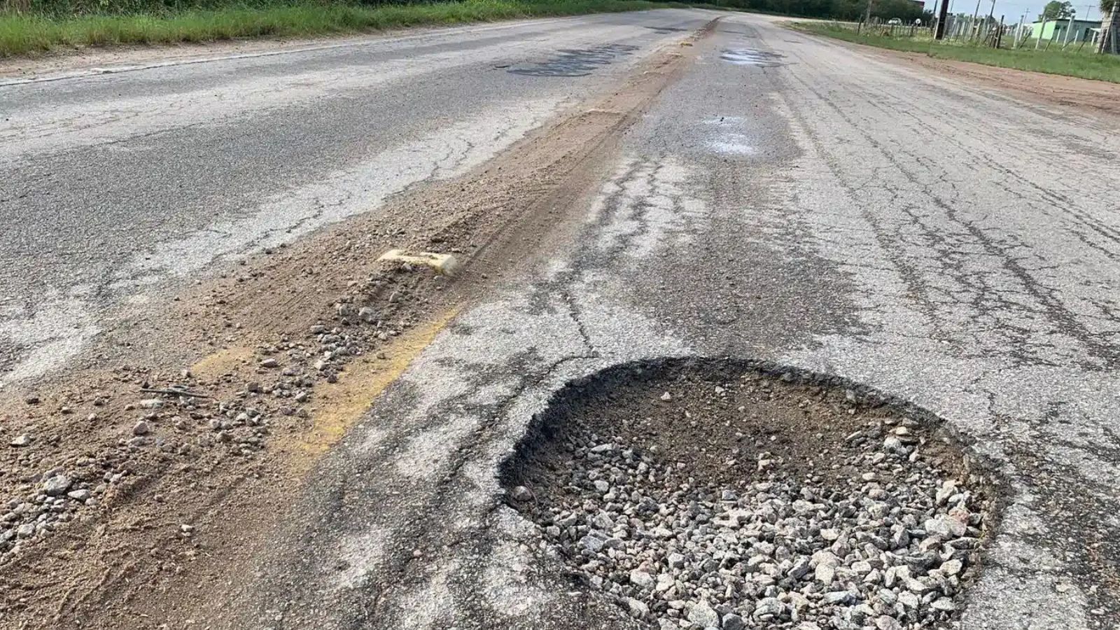 DAER confirma operação tapa-buracos na ERS-350 em Arambaré
