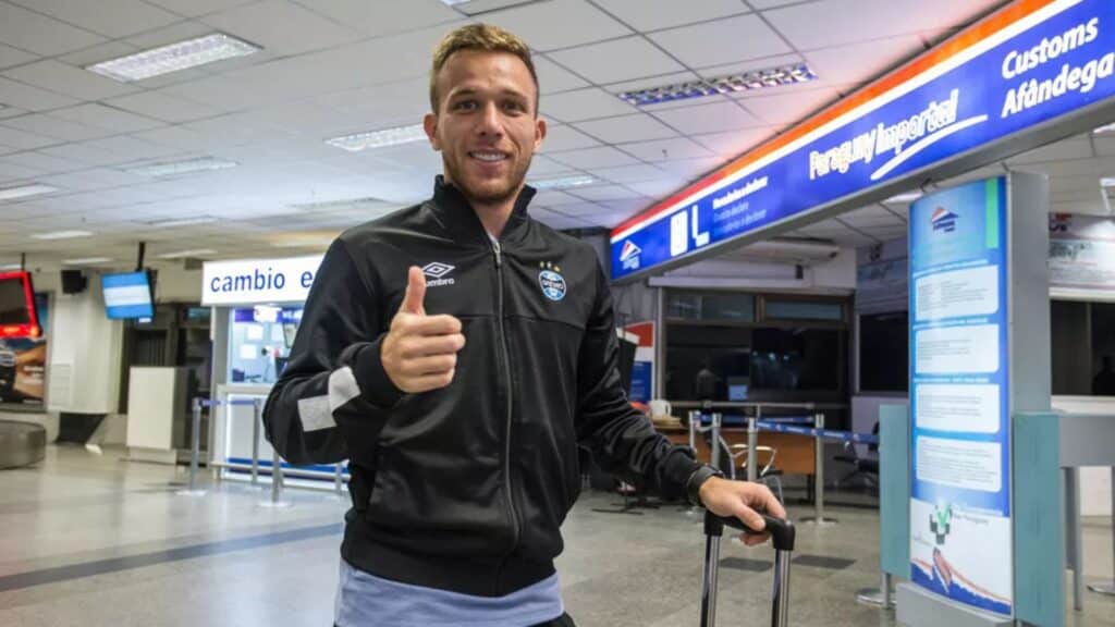Grêmio: Arthur deve chegar hoje a Porto Alegre