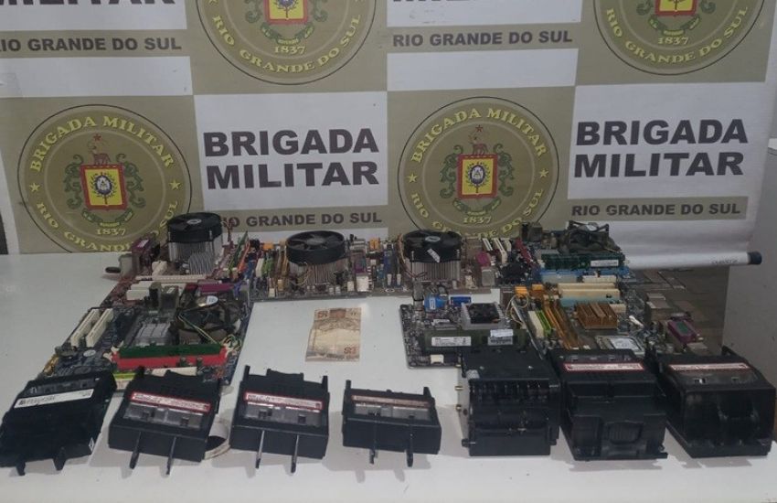 Polícia de Canguçu apreende máquinas de caça-níqueis em operação