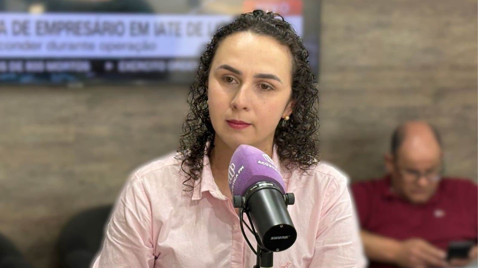 Vereadora de Cerro Grande do Sul contribui para projeto de lei federal contra discriminação de mulheres em escolas. Foto: Alice Campos/Rádio Acústica FM.