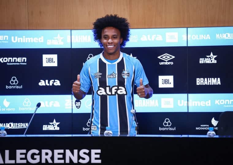 Willian é apresentado no Grêmio em clima de expectativas