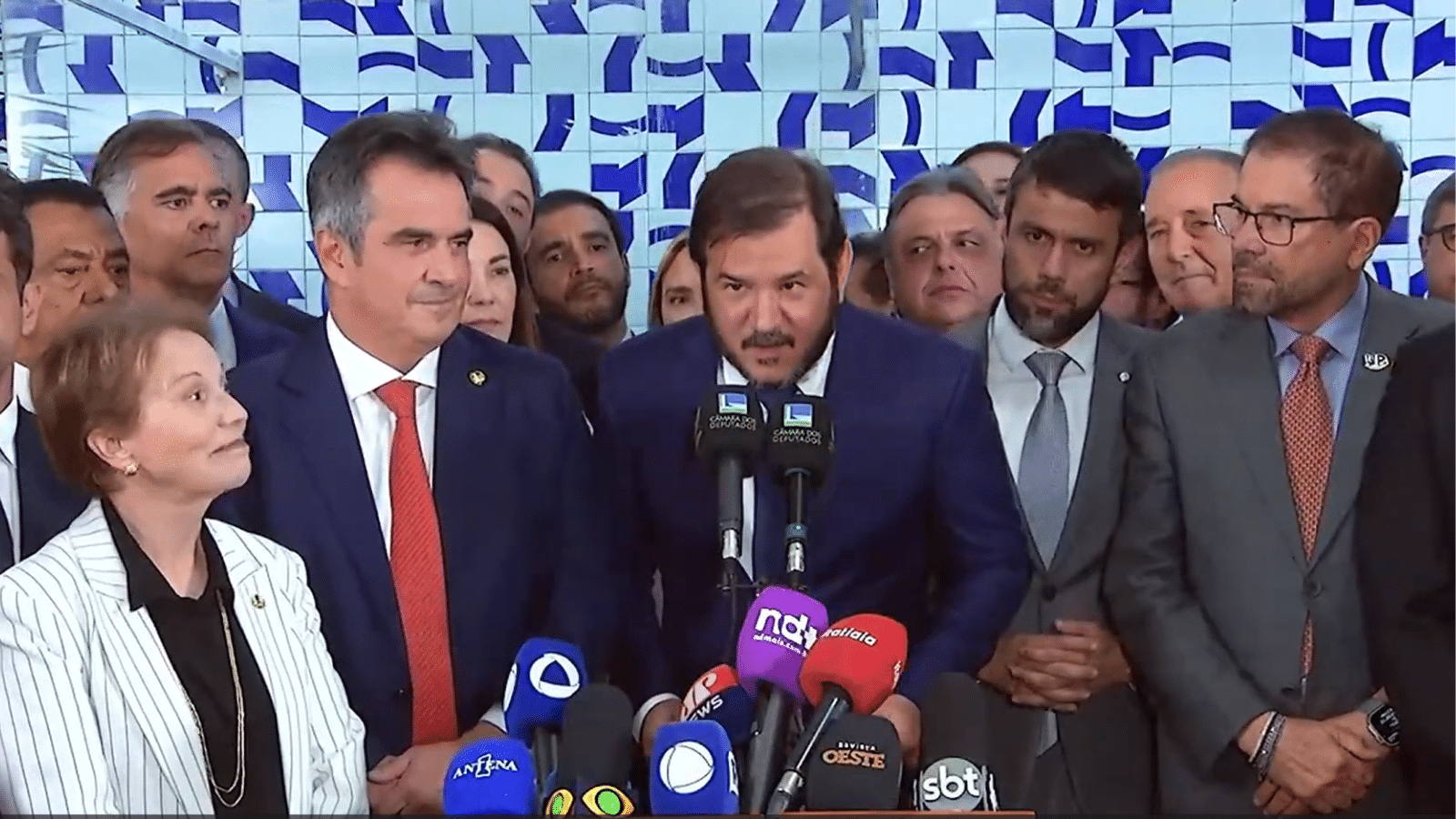 PP e União Brasil deixam governo Lula e apoiam anistia a Bolsonaro
