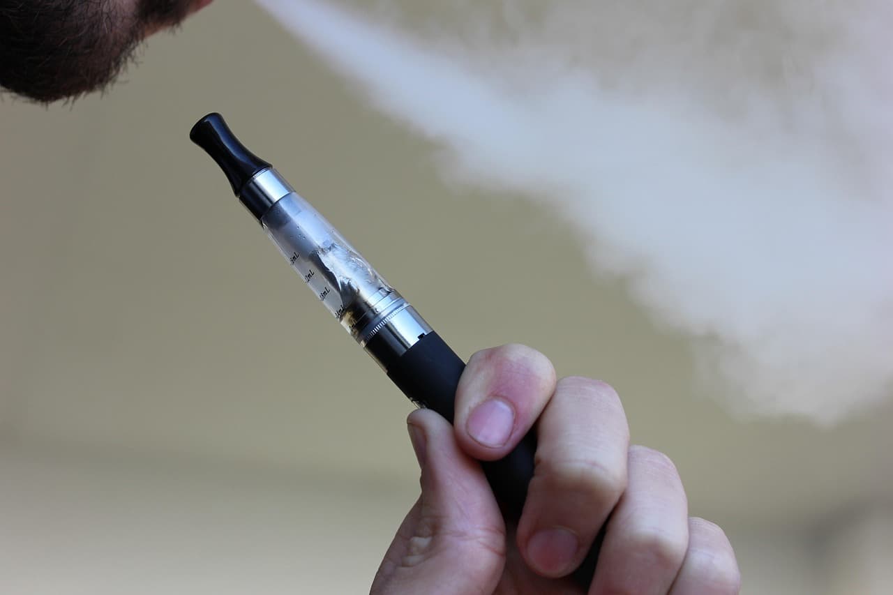 Justiça condena a 11 anos de prisão, homem que vendia cigarros eletrônicos