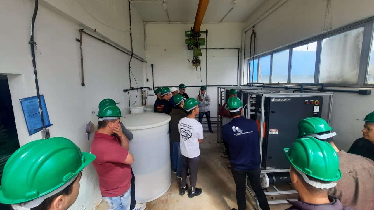 Alunos do IFSul realizam visita técnica à Estação de Tratamento de Água da Corsan em Camaquã. Foto: Divulgação/Canva.
