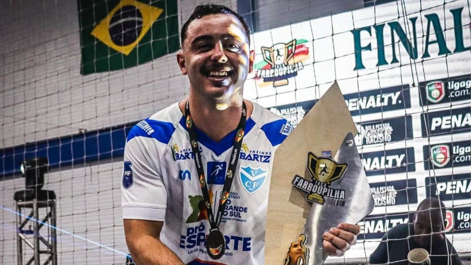 Atleta camaquense acerta transferência para equipe de futsal da Arábia Saudita. Foto: ASCOM/Vélez Camaquã.