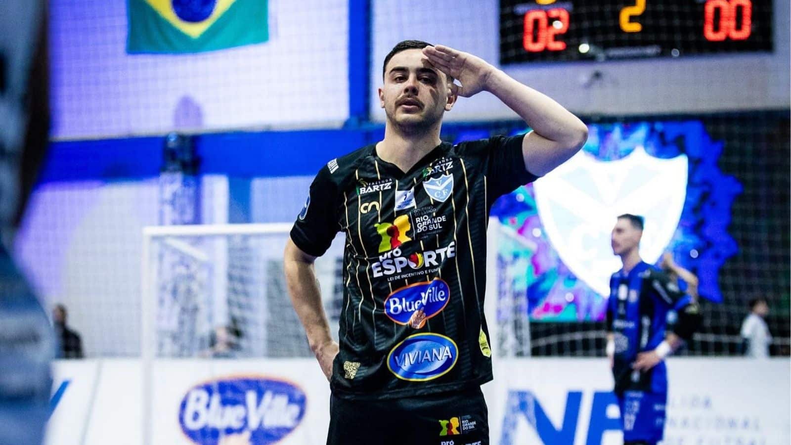 Atleta camaquense acerta transferência para equipe de futsal da Arábia Saudita. Foto: ASCOM/Vélez Camaquã.