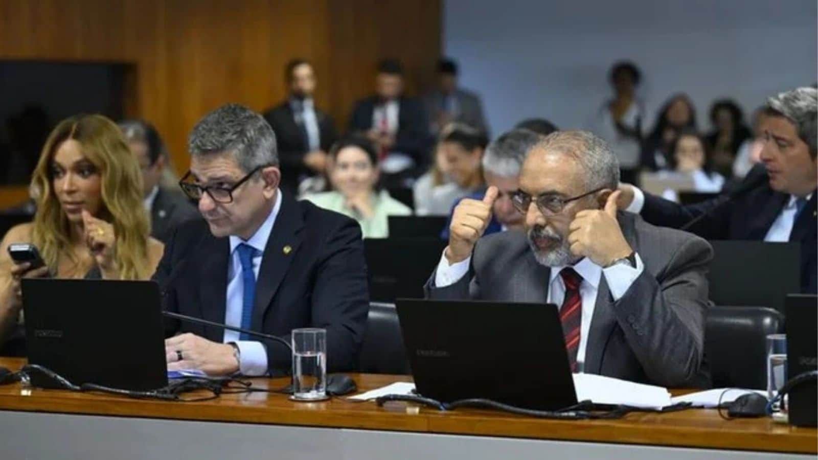 Senado abre debate público sobre fim da escala 6x1 na jornada de trabalho. Foto: Andressa Anholete/Agência Senado.