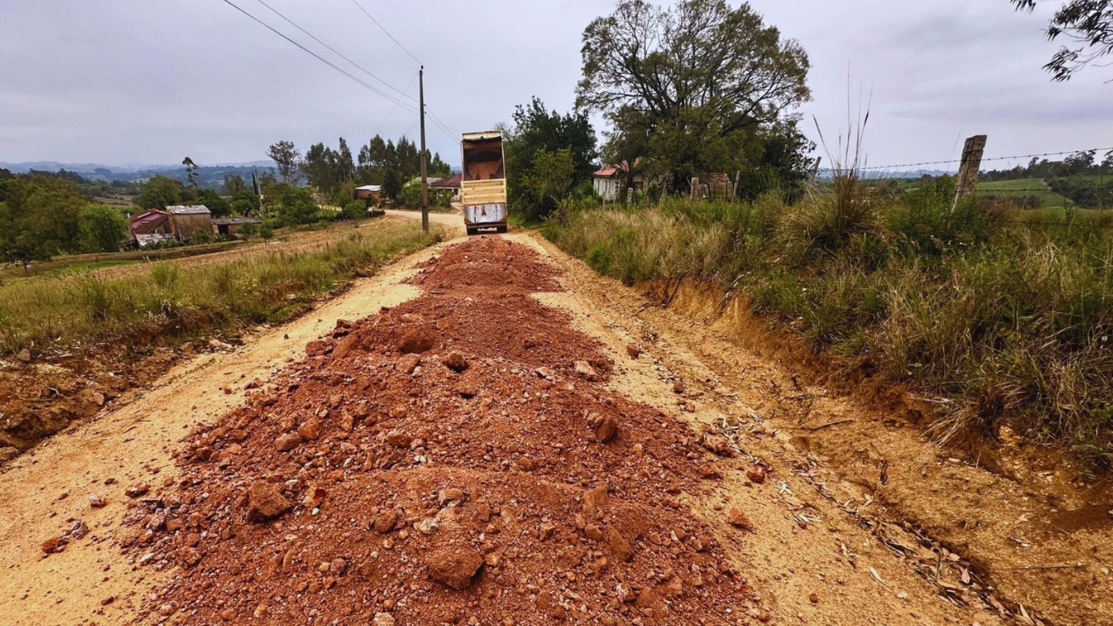 Camaquã: força-tarefa promete resolver problemas em estradas do interior
