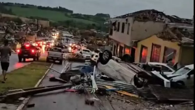 Tornado no Paraná: 'supercélulas' causam 5 mortes e 130 feridos
