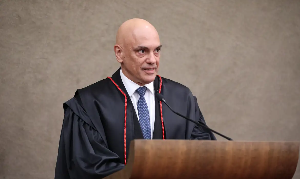 Bolsonaro é preso após suspeita de tentativa de fuga, diz Moraes