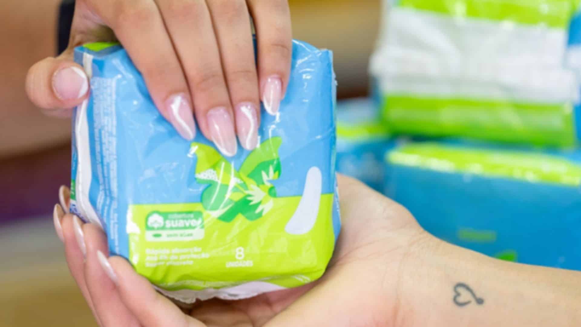 Ministério vai avisar população por Whatsapp sobre oferta gratuita de absorventes