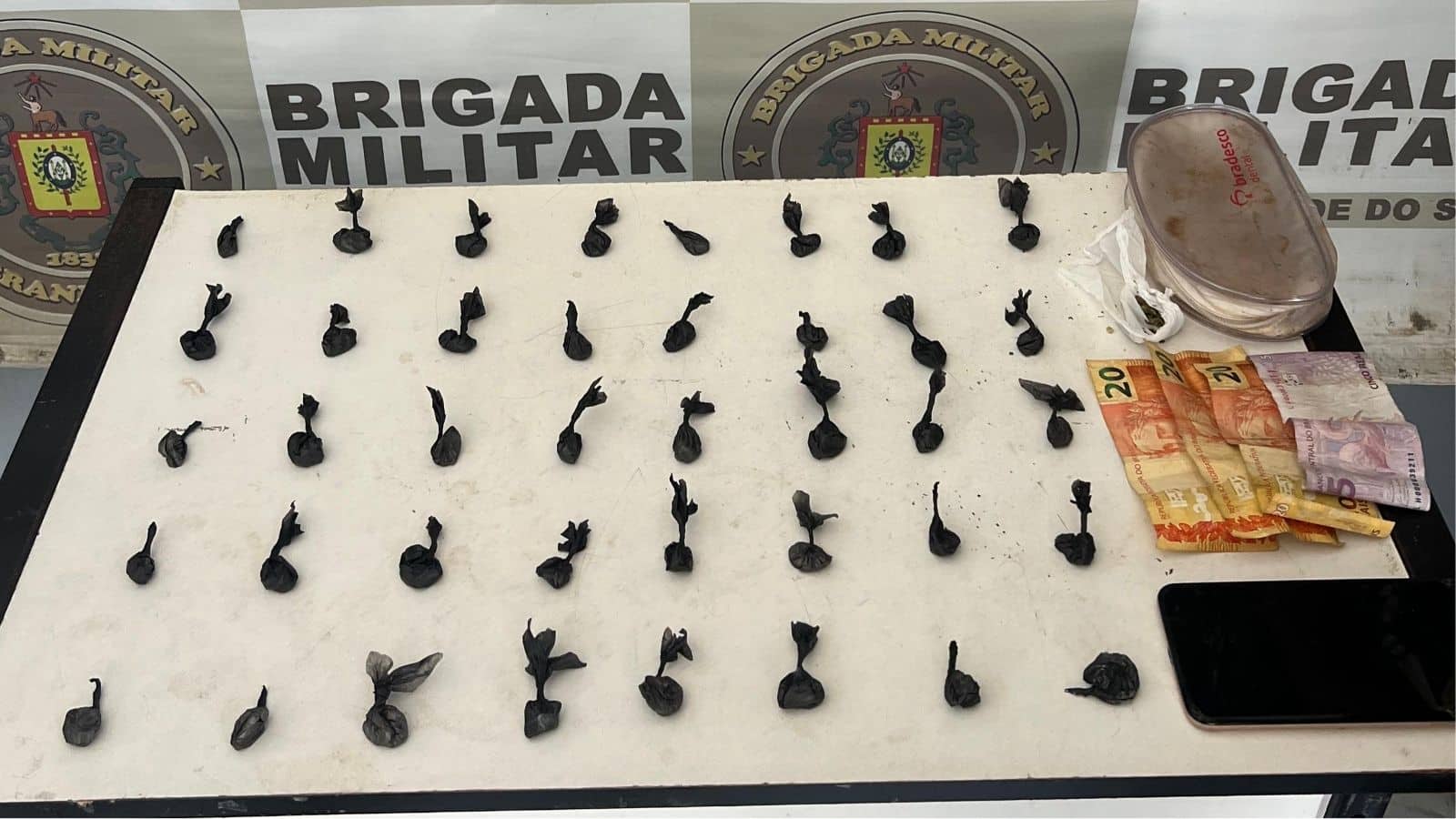 BM resgata mulher e apreende drogas após denúncia de violência em Rio Pardo. Foto: Divulgação.