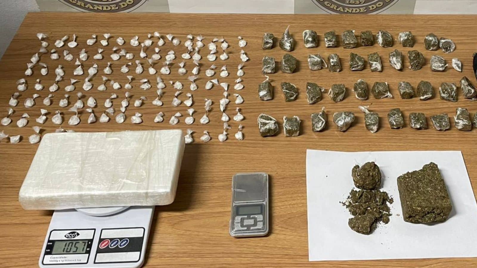 Força Tática descobre farta quantidade de drogas em Camaquã