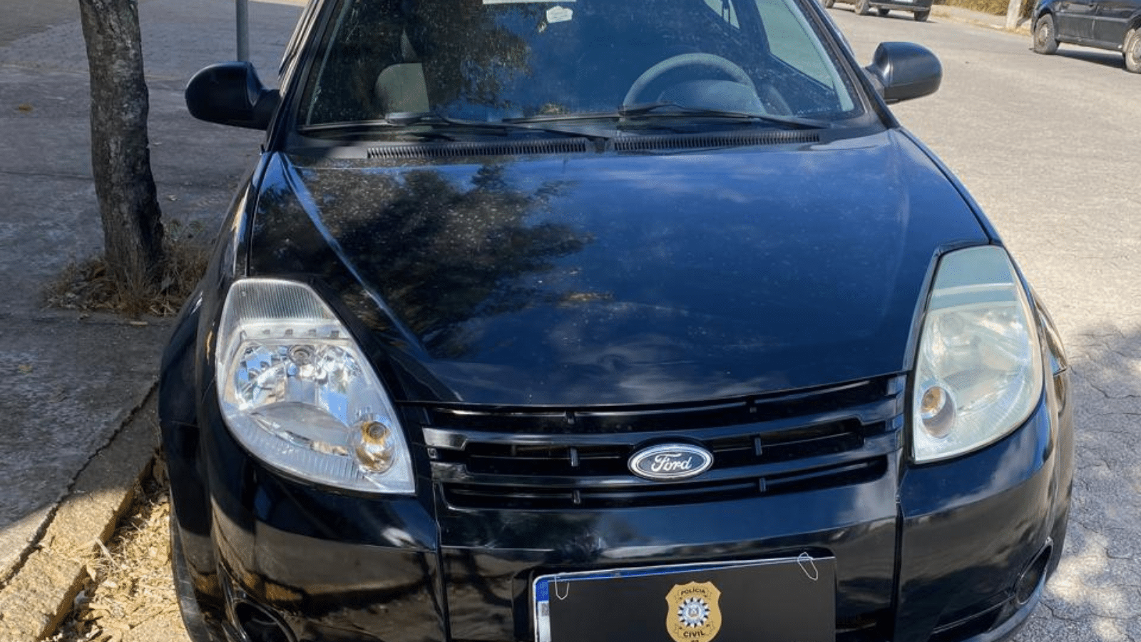 Polícia apreende carro ligado ao tráfico de drogas em São Lourenço do Sul