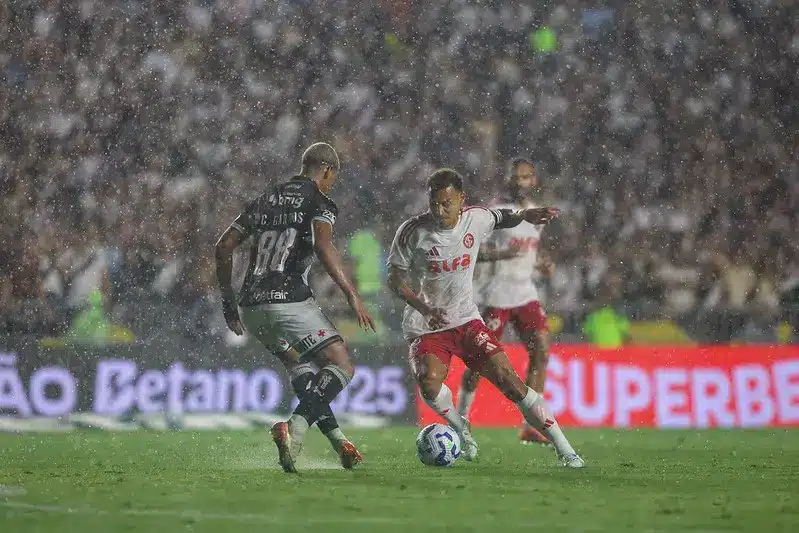Risco de rebaixamento do Inter dispara e vira pesadelo após goleada do Vasco