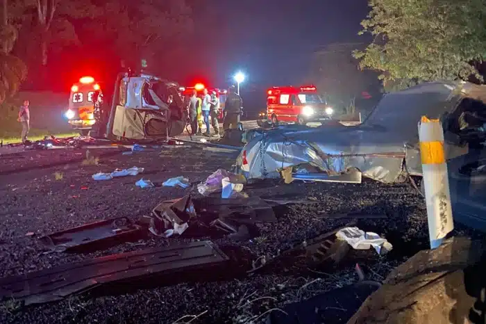 Acidente com ônibus da saúde deixa 05 mortos no RS
