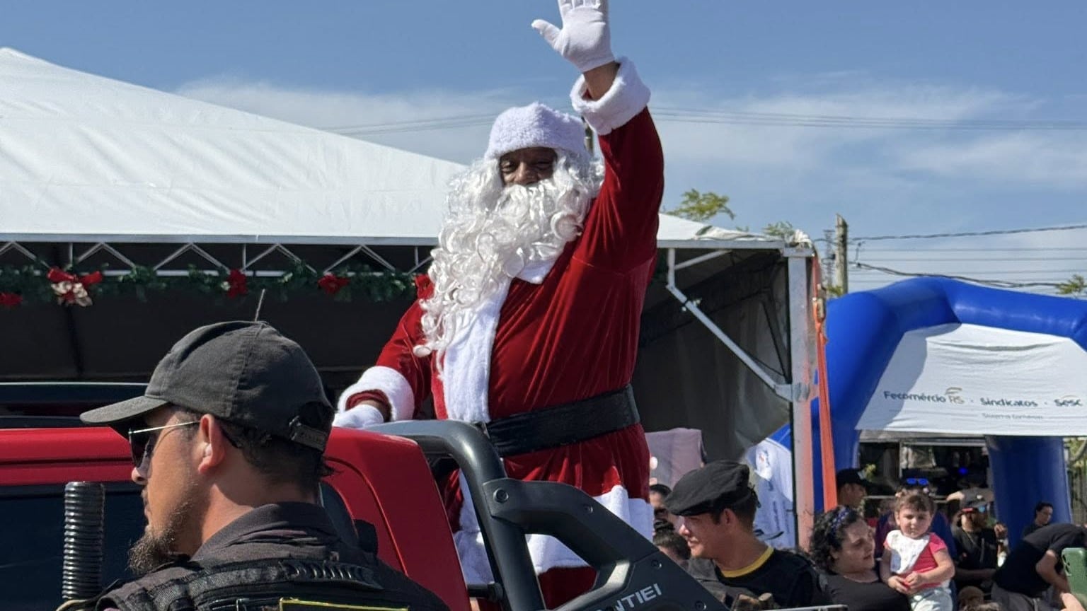 Chegada do Papai Noel em Camaquã movimenta a comunidade na prainha