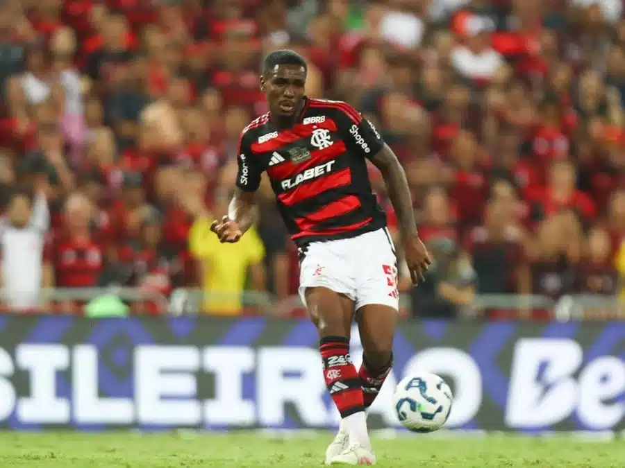 Luís Castro quer volante do Flamengo no Grêmio