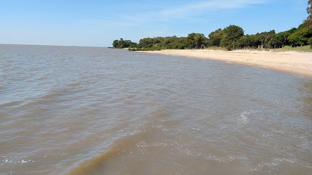 Praia da região é considerada imprópria para banho