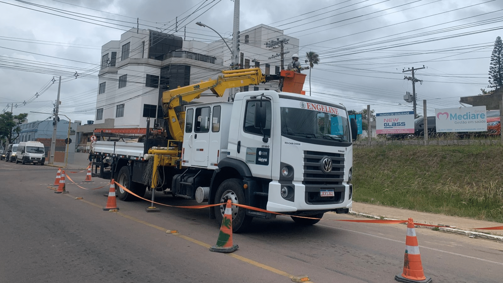 CEEE Equatorial realiza serviços e afeta trânsito no Centro de Camaquã