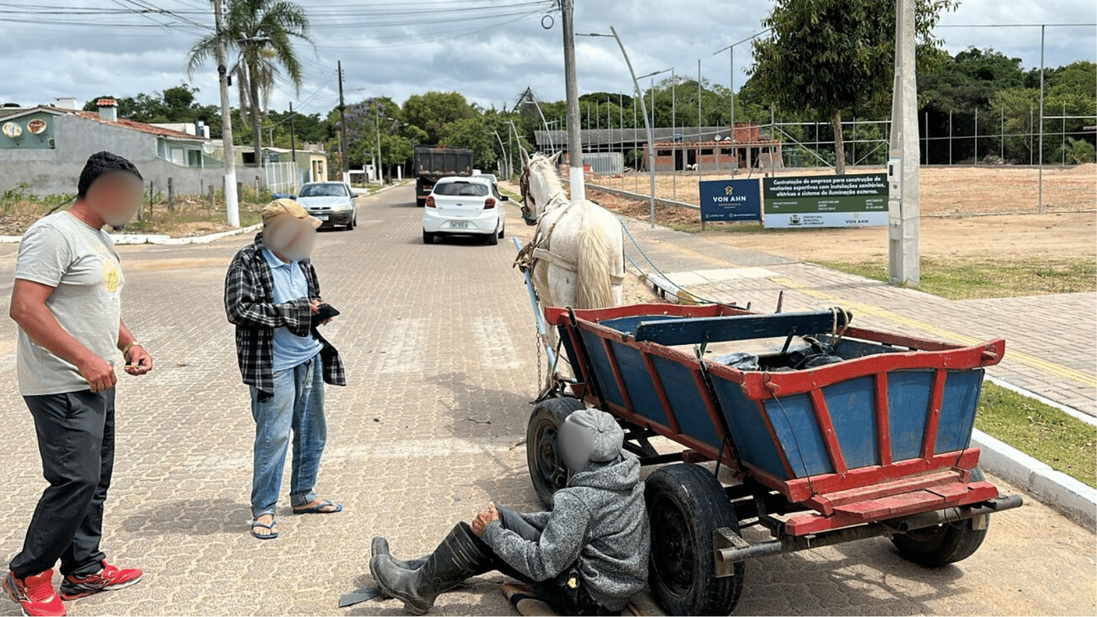 Acidente entre carro e carroça deixa idoso ferido em Camaquã. Foto: Ouvinte/Rádio Acústica FM/Divulgação.