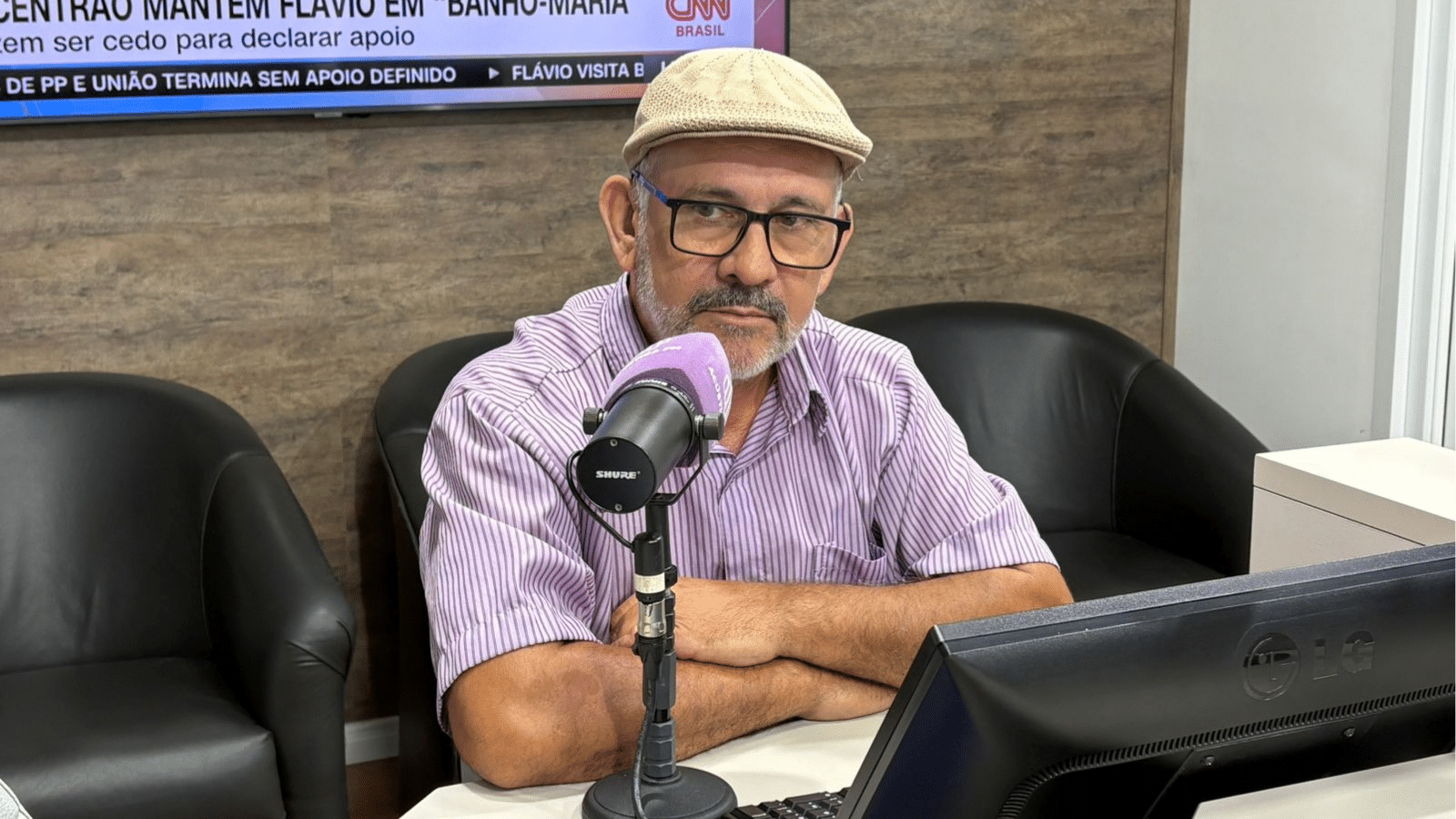 Apicultor Beto Rodrigues. Foto: Alice Campos/Rádio Acústica FM.