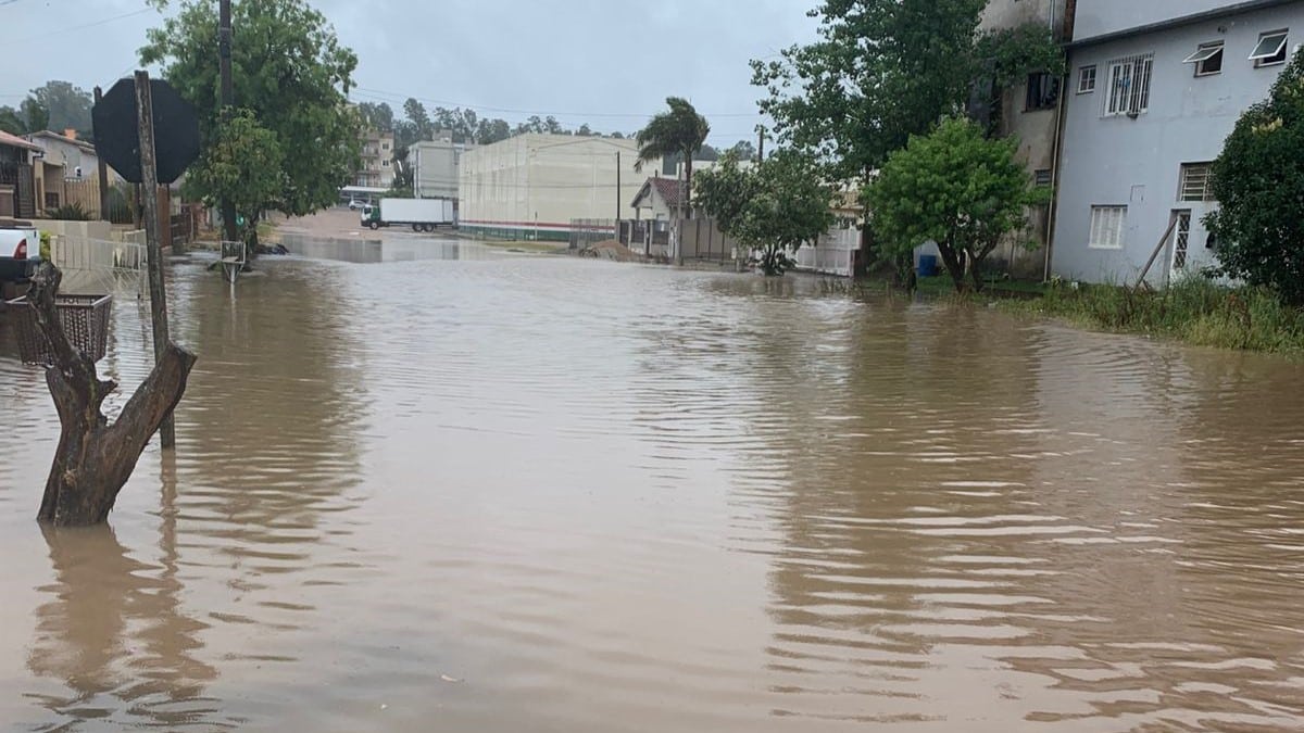Bairros de Camaquã enfrentam alagamentos nesta terça (09)