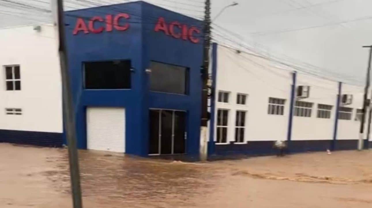 ACIC suspende atividades após alagamento
