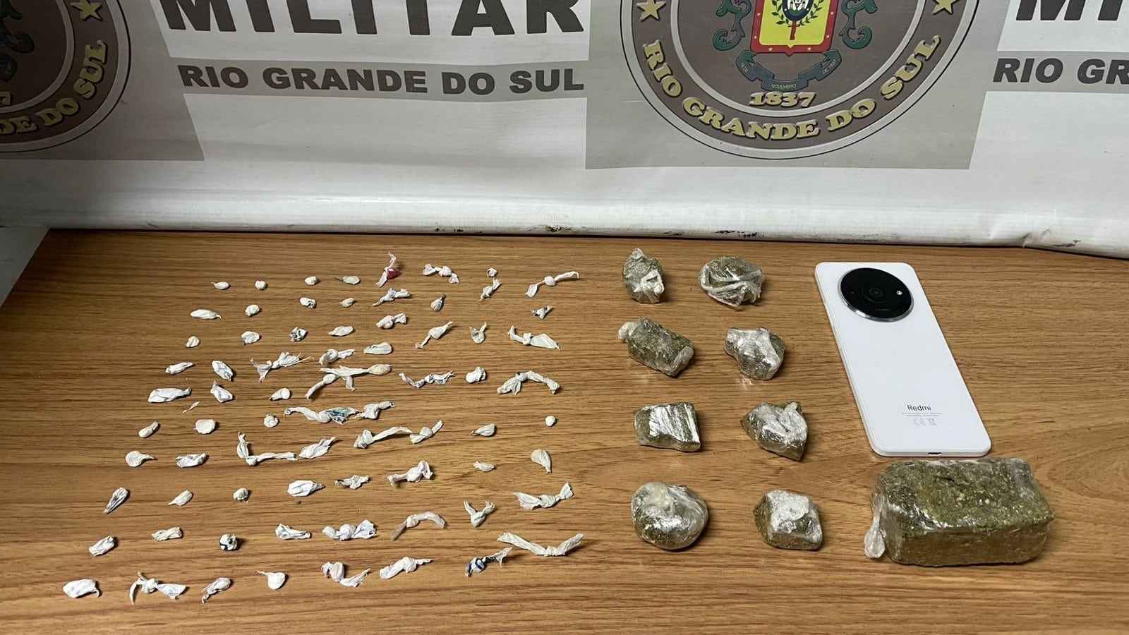 Mulher é presa com estoque de drogas em Camaquã