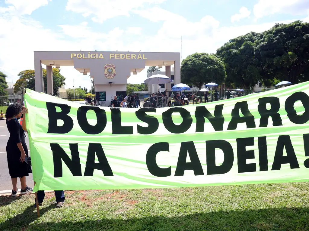 Prisão domiciliar de Bolsonaro é negada por Gilmar Mendes. Foto: Valter Campanato/Agência Brasil.
