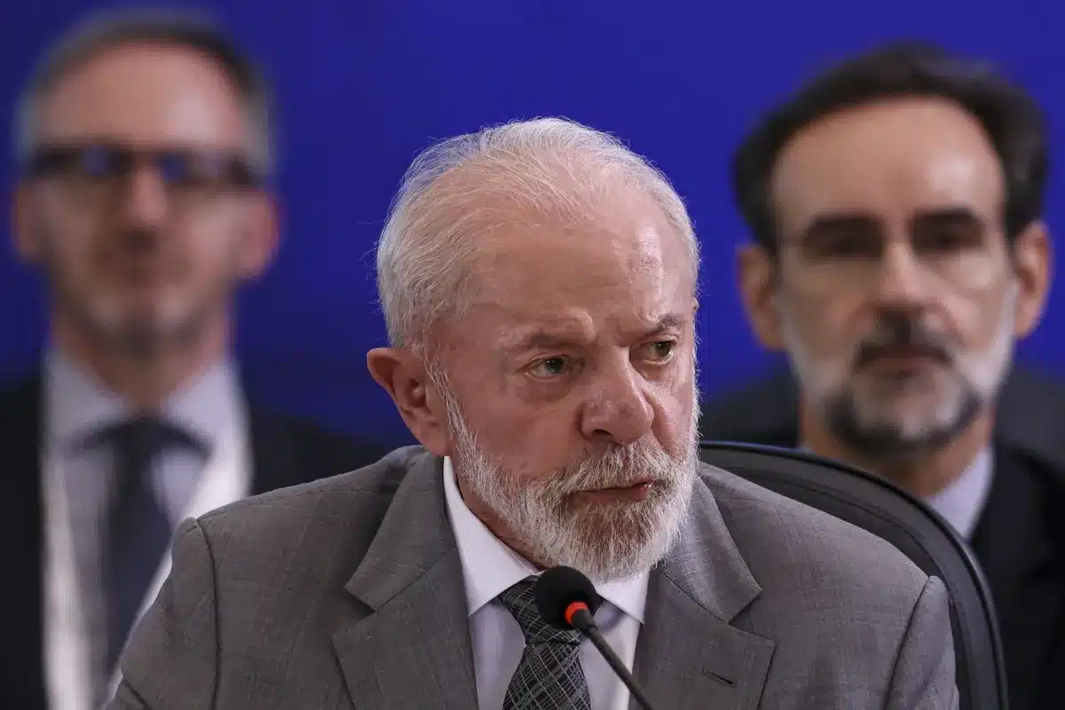 Lula condena ofensiva dos EUA e captura de Maduro na Venezuela