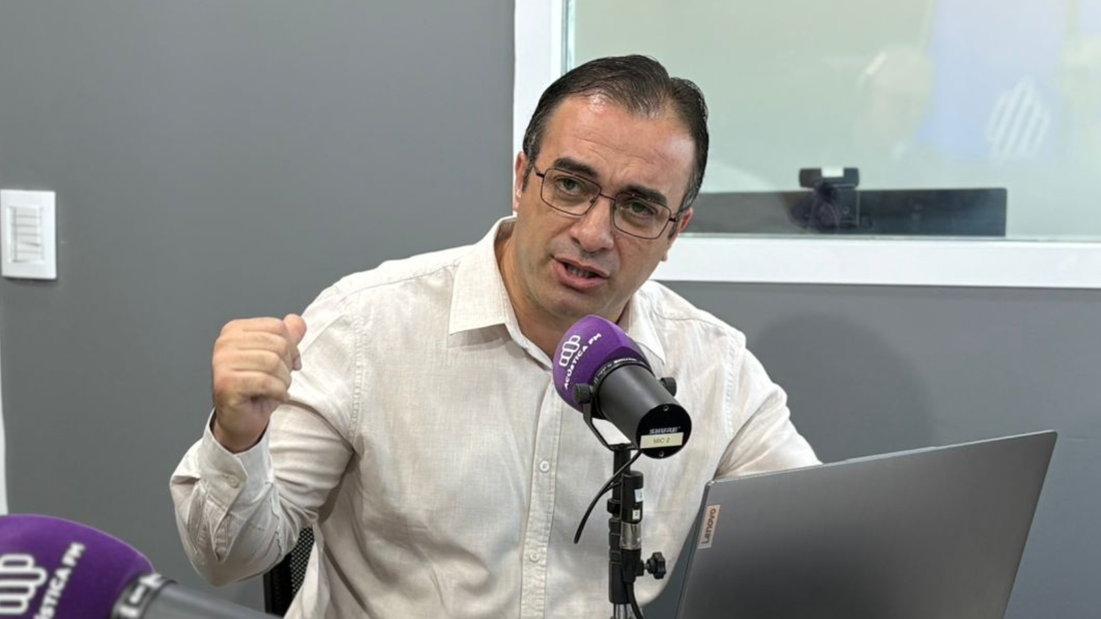 Vereador defende união regional para pressionar pavimentação entre Dom Feliciano e Encruzilhada do Sul. Foto: Alice Campos/Rádio Acústica FM.