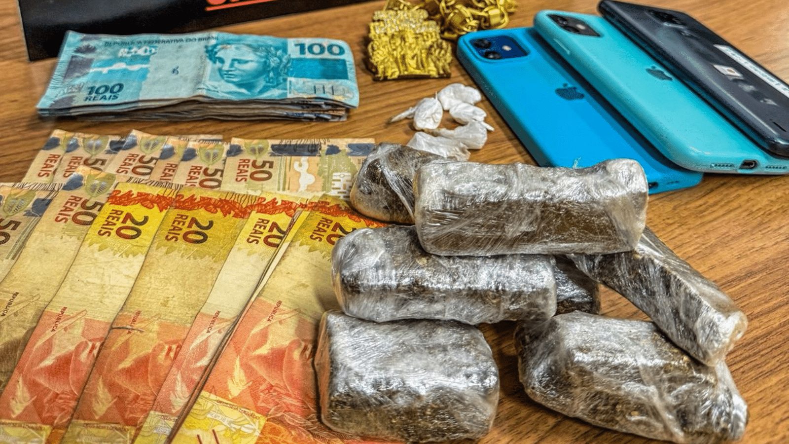Suspeito de tráfico é preso após resistir a abordagem em Tapes. Foto: Polícia Civil/Divulgação.