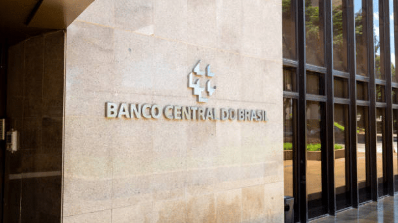 BC mantém taxa de juros em 15% e sinaliza possível redução em março. Foto: Divulgação/iStock.