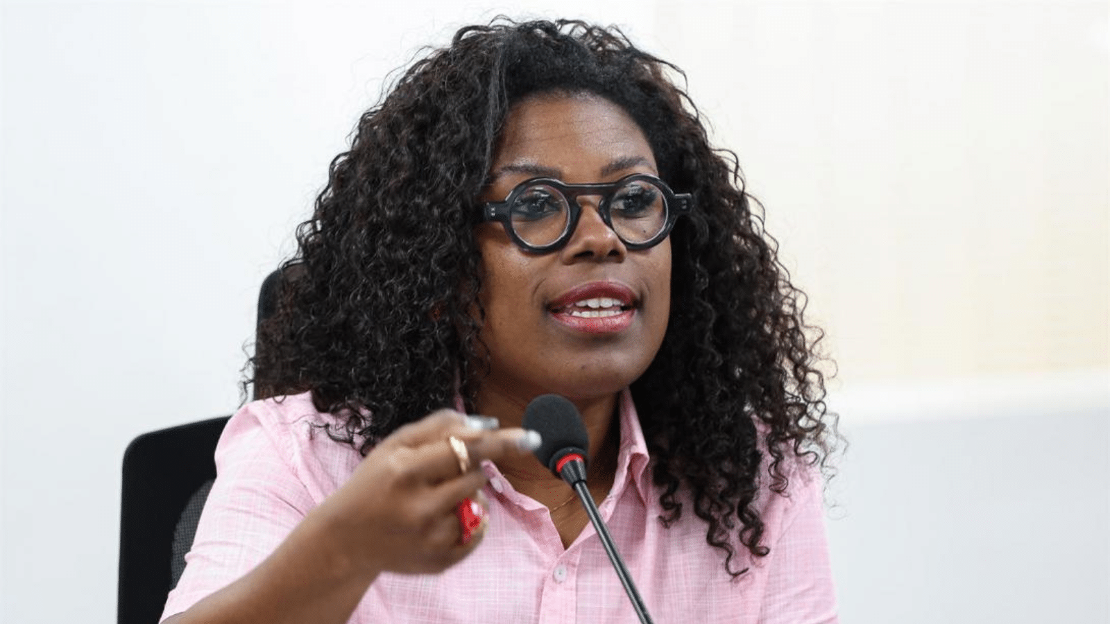 Deputada pede calamidade pública por feminicídios no Estado