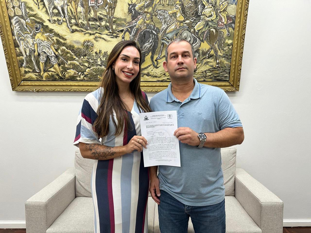 COMDIM entrega sugestão ao prefeito em exercício. Foto: Divulgação.