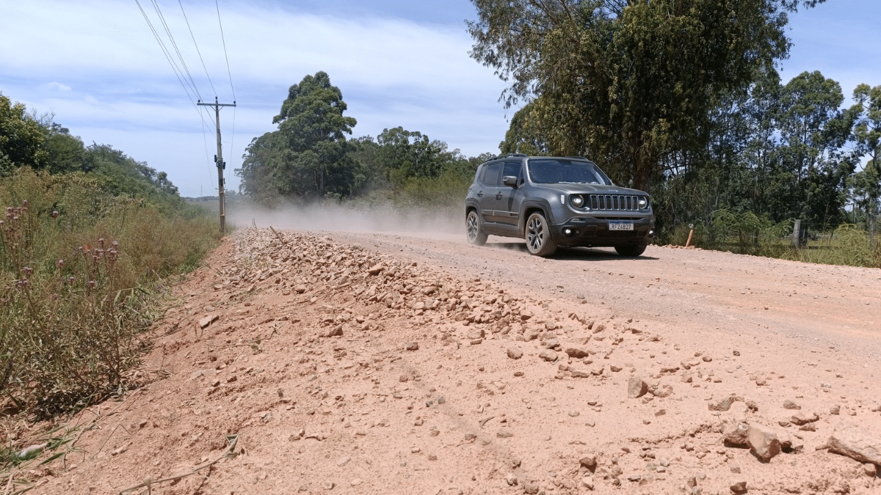 Obra da estrada da Vila Aurora está atrasada. Foto: Pablo Bierhals/Rádio Acústica FM.